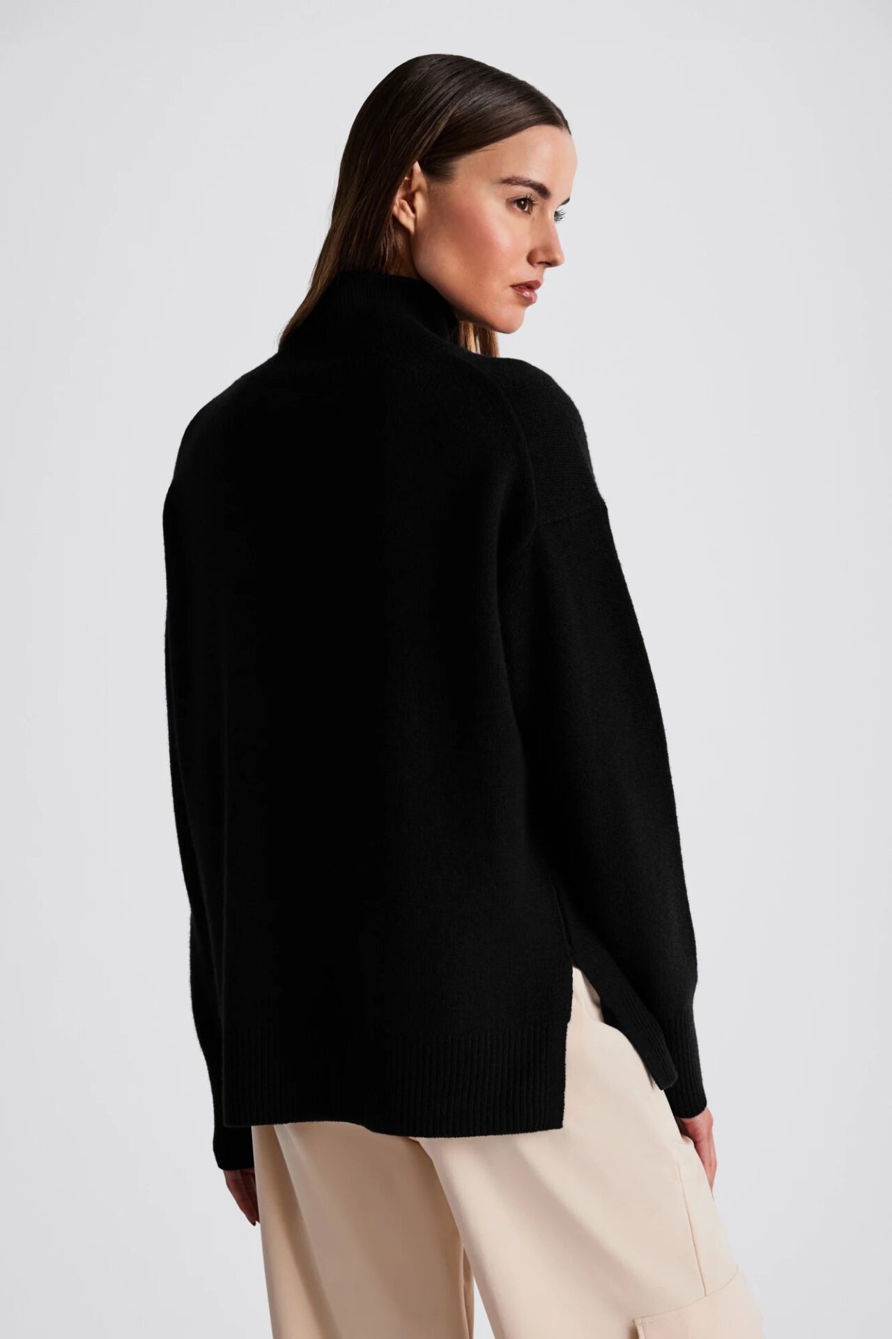 MIRA CASHMERE TURTLENECK PULLOVER - BLACK