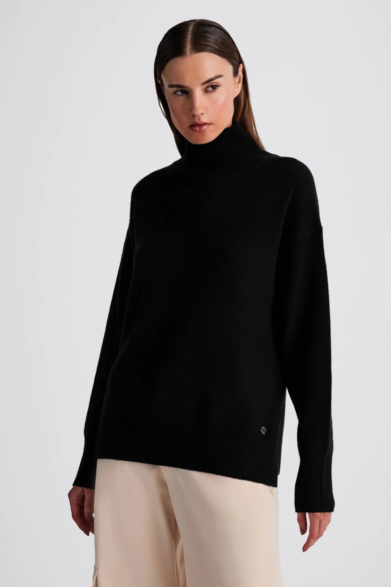 MIRA CASHMERE TURTLENECK PULLOVER - BLACK